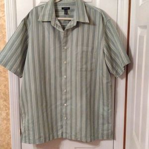 Van Heusen Men's Green XLT Shirt